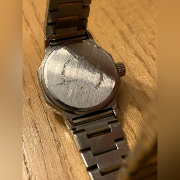 Continental Women’s Gold Watch. - Picture 5 of 6